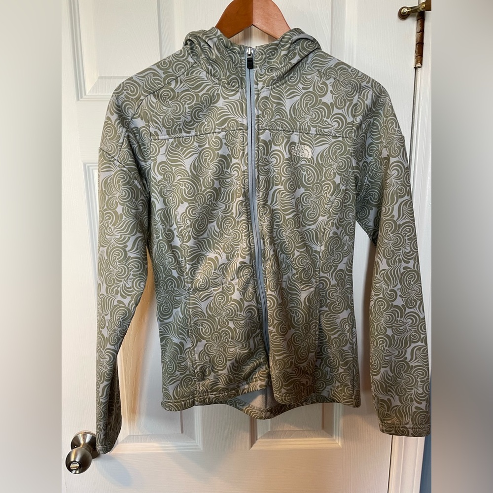 Northface fleece lined zip up light jacket/sweater. Great condition. Size medium